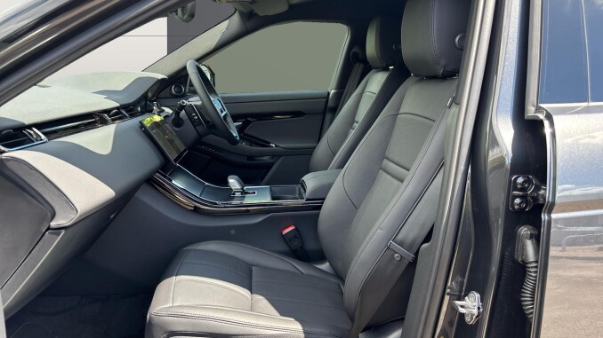 Land Rover Discovery Sport 2.0 D200 Metropolitan 5dr Auto [5 Seat] Diesel Station Wagon - Image 3